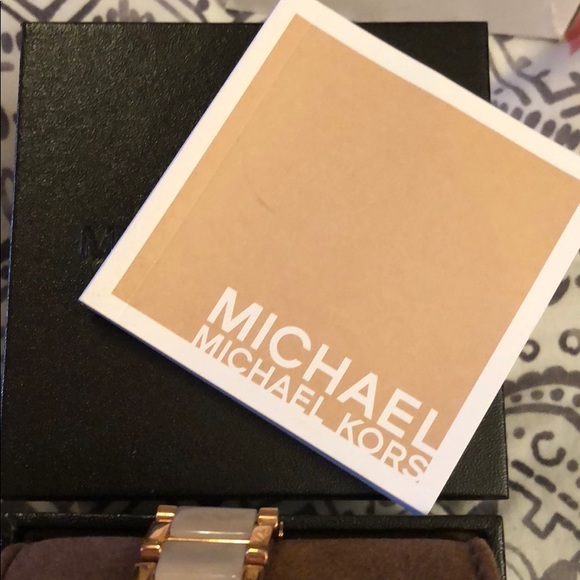 Michael Kors Rose Gold Mk5986 Watch 